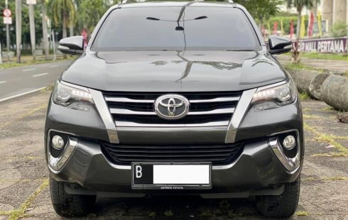 Toyota Fortuner 2.4 VRZ AT 2017 Abu-abu