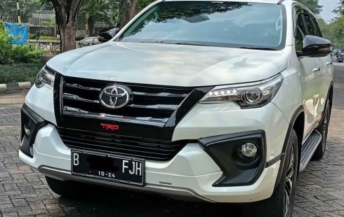 Toyota Fortuner 2.4 VRZ TRD AT 2019 Putih