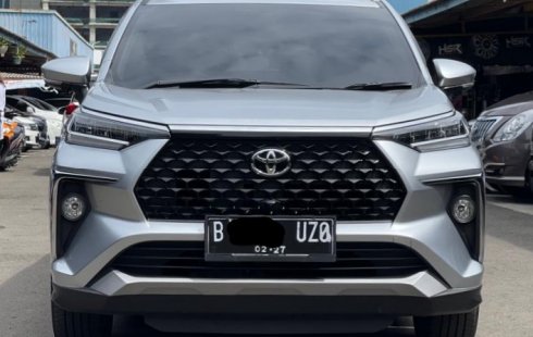 Toyota Veloz Q CVT 2022 Silver Harga Special