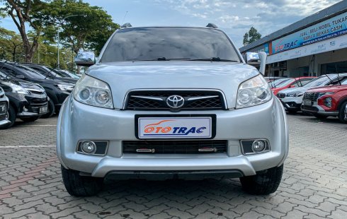 TOYOTA RUSH S AT MATIC 2010 SILVER KM 106RB