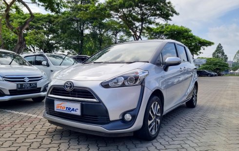 TOYOTA SIENTA 1.5 V AT MATIC 2017 SILVER TERAWAT ISTIMEWA