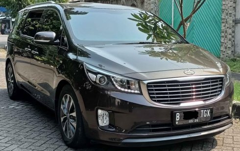 Kia Grand Sedona Ultimate 2017 Coklat