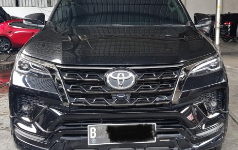 Toyota Fortuner 2.4 GR A/T ( Matic ) 2022 Hitam Km 20rban Mulus Siap Pakai
