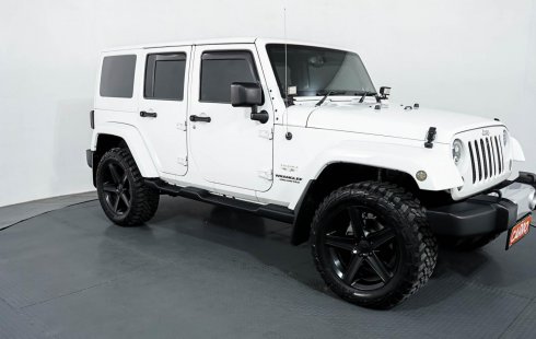 Jeep Wrangler Sahara 4 Door 3.6 AT 2014 Putih