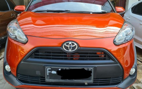 Toyota Sienta V AT ( Matic ) 2017 Orange Km Low 68rban Siap Pakai Pajak Panjang 2024