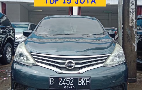 Nissan Grand Livina SV Manual 2016 warna Biru metalik