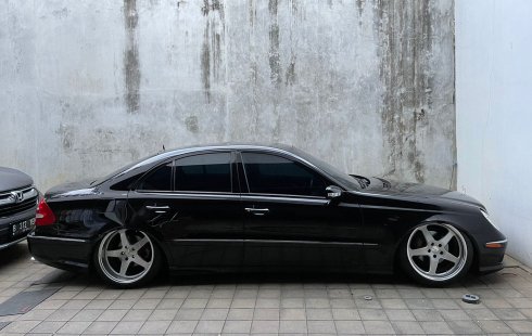 Mercedes-Benz E-Class E 230 2003 Hitam