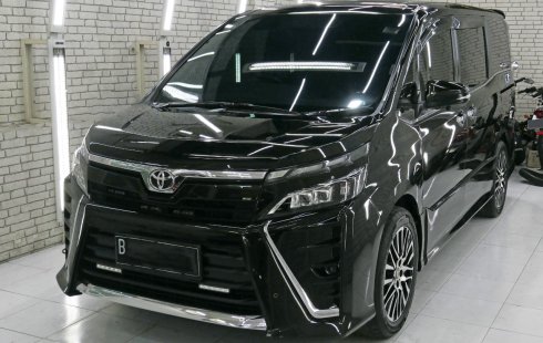 Toyota Voxy 2018