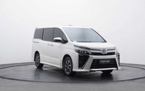 Toyota Voxy 2.0 A/T 2017