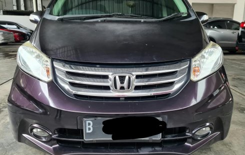 Honda Freed PSD AT ( Matic ) 2014 Ungu km 123rban Siap Pakai Ac Double
