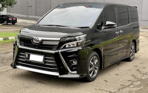 Toyota Voxy 2.0 A/T 2019 Hitam