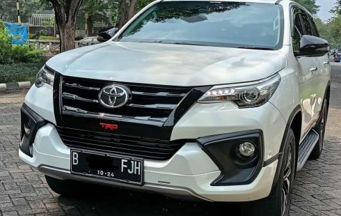 Toyota Fortuner 2.4 VRZ AT 2019 Putih