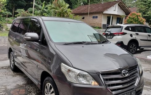 Innova V Luxury Matic 2014