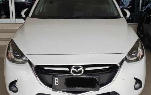 Mazda 2 R A/T ( Matic ) 2016 Putih Mulus Siap Pakai Good Condition