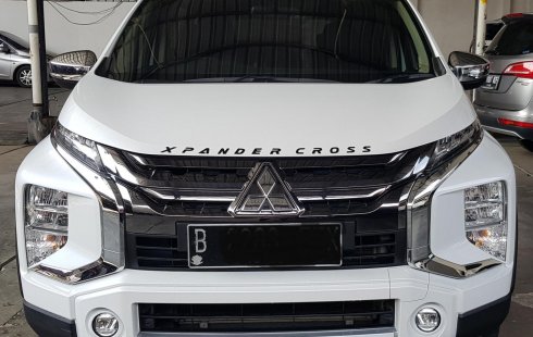 Mitsubishi Xpander Cross Premium Package A/T ( Matic ) 2021 Putih Km 12rban Mulus Siap Pakai