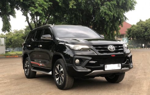 Toyota Fortuner 2.4 VRZ TRD AT 2017 Hitam