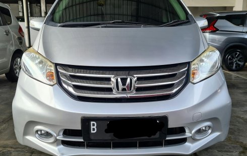 Honda Freed PSD AT ( Matic ) 2015 Abu2 Muda Km 75rban Siap pakai