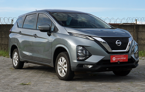 Nissan Livina KILOMETER RENDAH