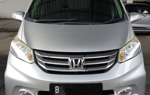 Honda Freed E PSD A/T ( Matic ) 2015 Silver Km 75rban Tangan 1 Mulus Good Condition