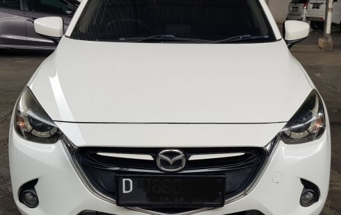 Mazda 2 R M/T ( Manual ) 2014 Putih Mulus Siap Pakai Good Condition