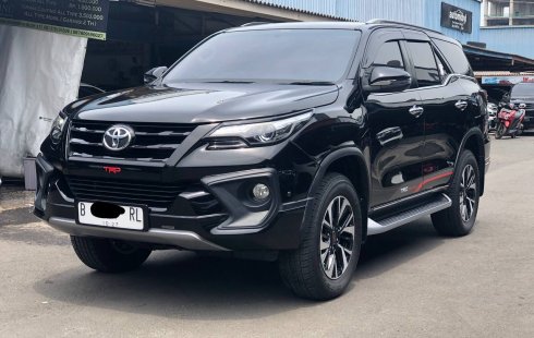 Toyota Fortuner VRZ TRD AT 2017 Hitam