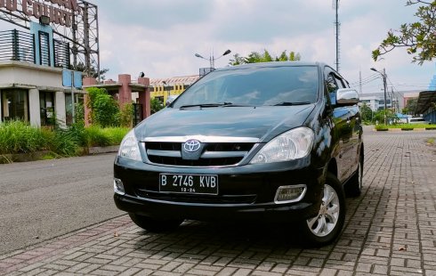 Toyota Kijang Innova V 2005