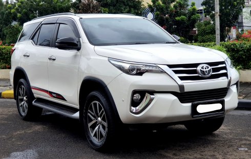 Dp65jt saja Toyota Fortuner 2.4 VRZ AT 2019 diesel putih cash kredit proses bisa dibantu