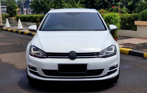 Volkswagen Golf 1.4 MK7 TSI Facelift AT 2014 Putih pajak panjang cash kredit proses bisa dibantu