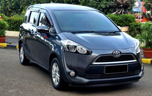 Dp25jt Toyota Sienta G CVT 2016 abu matic tangan pertama dari baru cash kredit bisa dibantu
