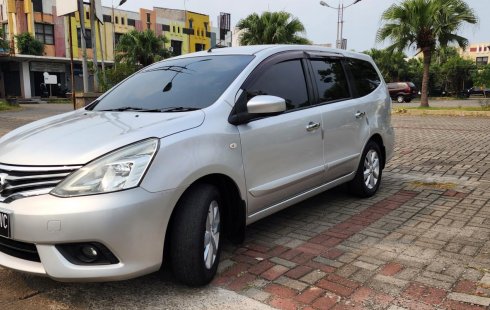 Nissan Grand Livina 1.5 XV AT 2015 Wrn Silver Tgn1 Low KM TDP 23Jt