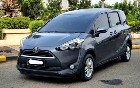 Dp15jt Toyota Sienta G CVT 2017 matic abu km 52rban record cash kredit proses bisa dibantu