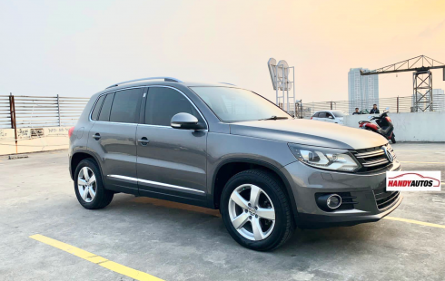 Volkswagen Tiguan 1.4 TSI Tahun 2013 Abu-abu