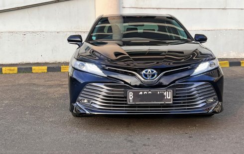 Toyota Camry 2.5 Hybrid 2019 dp 0 usd 2020 km 20rb bs tkr tambah
