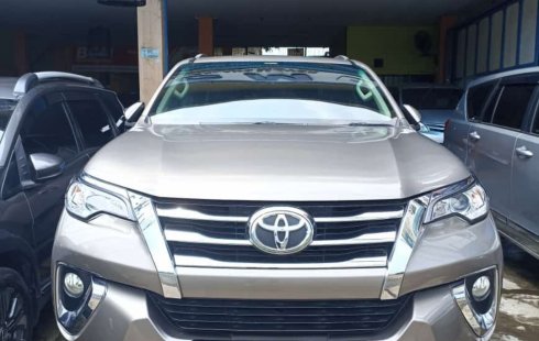 Toyota Fortuner 2.4 G AT 2016