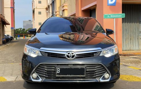 Toyota Camry 2.5 V 2017 dp 0 bs tt