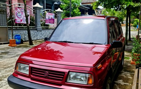 Suzuki Sidekick 1.6 Merah