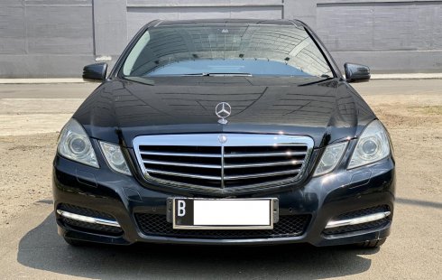 Mercedes-Benz E-Class E 300 AVG AT 2011 Hitam