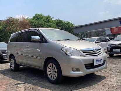 Toyota Kijang Innova 2.0 G 2011 Silver