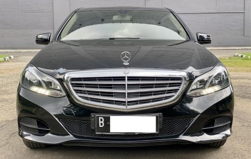 Mercedes-Benz E-Class E 200 2016 Hitam