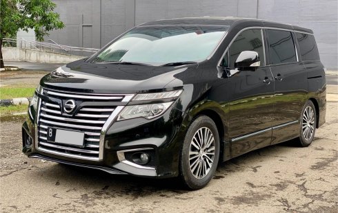 Nissan Elgrand Highway Star 2014 Hitam