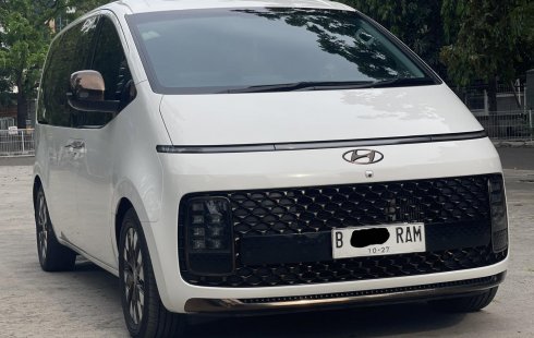 Promo jual mobil Hyundai Staria Signature 9 2022 Putih