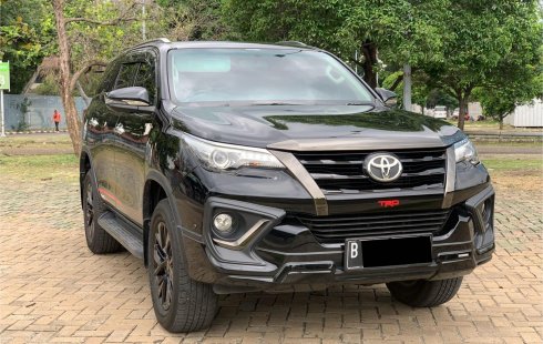 Toyota Fortuner 2.4 TRD AT