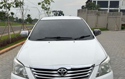 Toyota Kijang Innova E 2012 komplit
