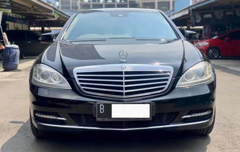 Mercedes-Benz S-Class S 300 L 2011 Hitam