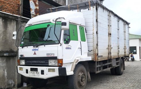 Mitsubishi Fuso engkel 4x2 FM 517 HL box alumunium 2013 bok aluminium