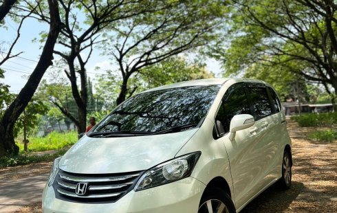 Honda Freed 1.5 2011 kilometer low