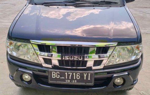 Isuzu Panther GRAND TOURING 2010 masih full ORI