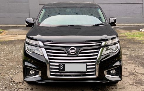 Nissan Elgrand Highway Star 2014 Hitam