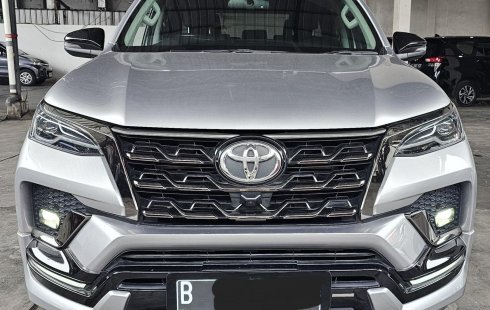 Toyota Fortuner 2.4 GR Sport A/T ( Matic ) 2021 Silver Km 44rban Mulus Siap Pakai Good Condition