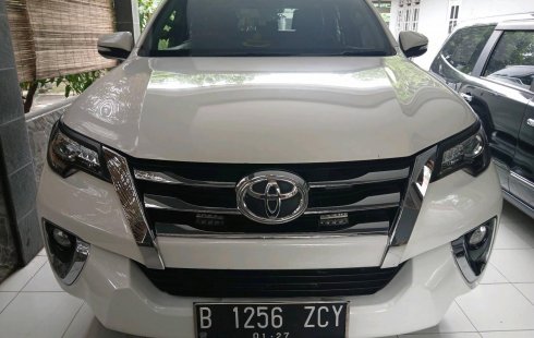 Toyota Fortuner 2.4 VRZ AT 2016 Putih